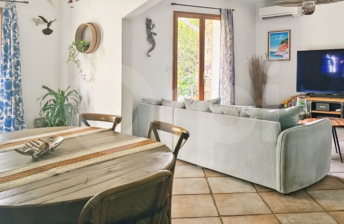 Maison de charme 124 m² – 4 chambres – Vue Mont Faron – Jardin intimiste – Cuisine d'été — photo 2