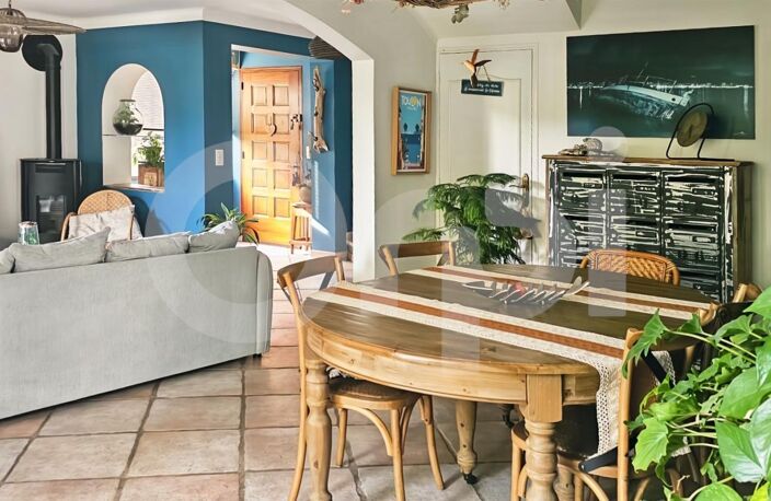 Maison de charme 124 m² – 4 chambres – Vue Mont Faron – Jardin intimiste – Cuisine d'été — photo 3