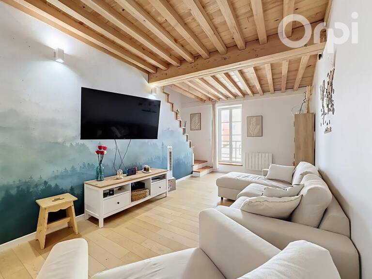 Maison à louer meublée de 100m² avec cave à MUR SUR ALLIER — photo 1