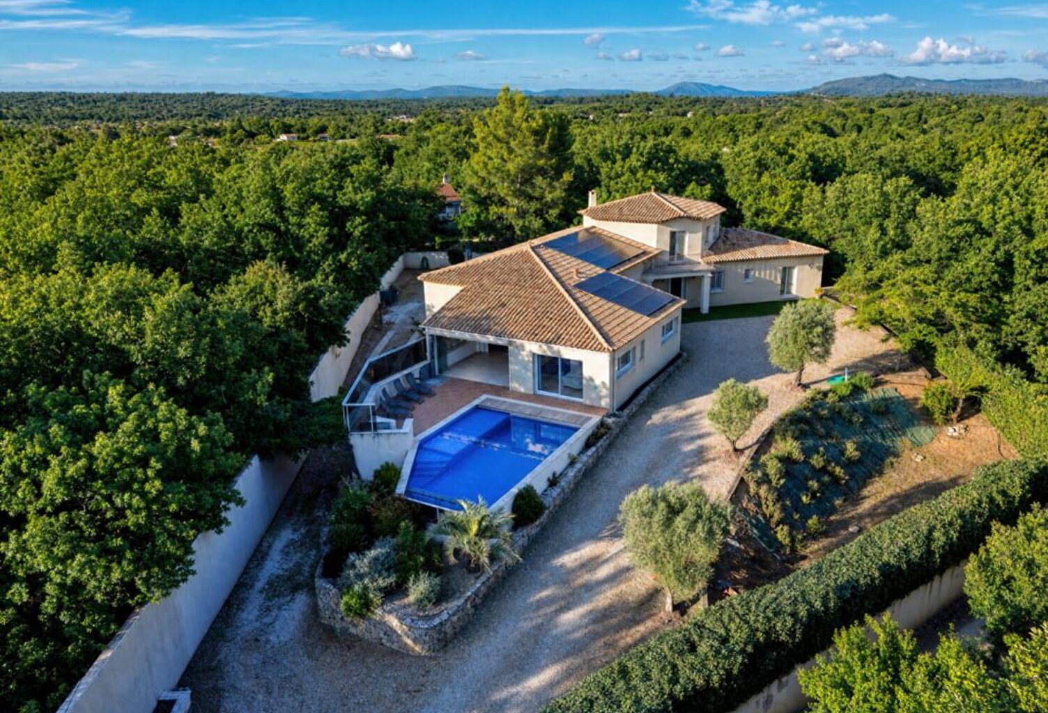 Demeure de prestige Saint Maximin La Sainte Baume 8 pièce(s) 300 m2 avec piscine — photo 1