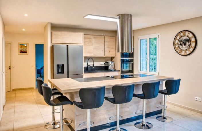 Demeure de prestige Saint Maximin La Sainte Baume 8 pièce(s) 300 m2 avec piscine — photo 4