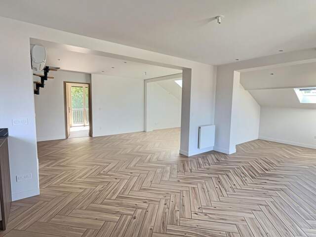 AIX LES BAINS - DUPLEX T4 RENOVE 100.19 M² AVEC TERRASSE PRIVATIVE DE 43 M² VUE DEGAGEE — photo du bien