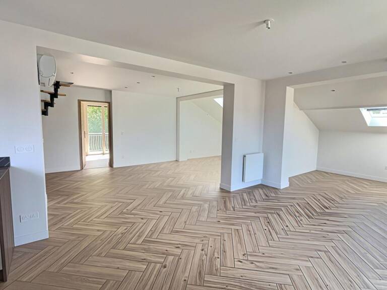 AIX LES BAINS - DUPLEX T4 RENOVE 100.19 M² AVEC TERRASSE PRIVATIVE DE 43 M² VUE DEGAGEE — photo 1