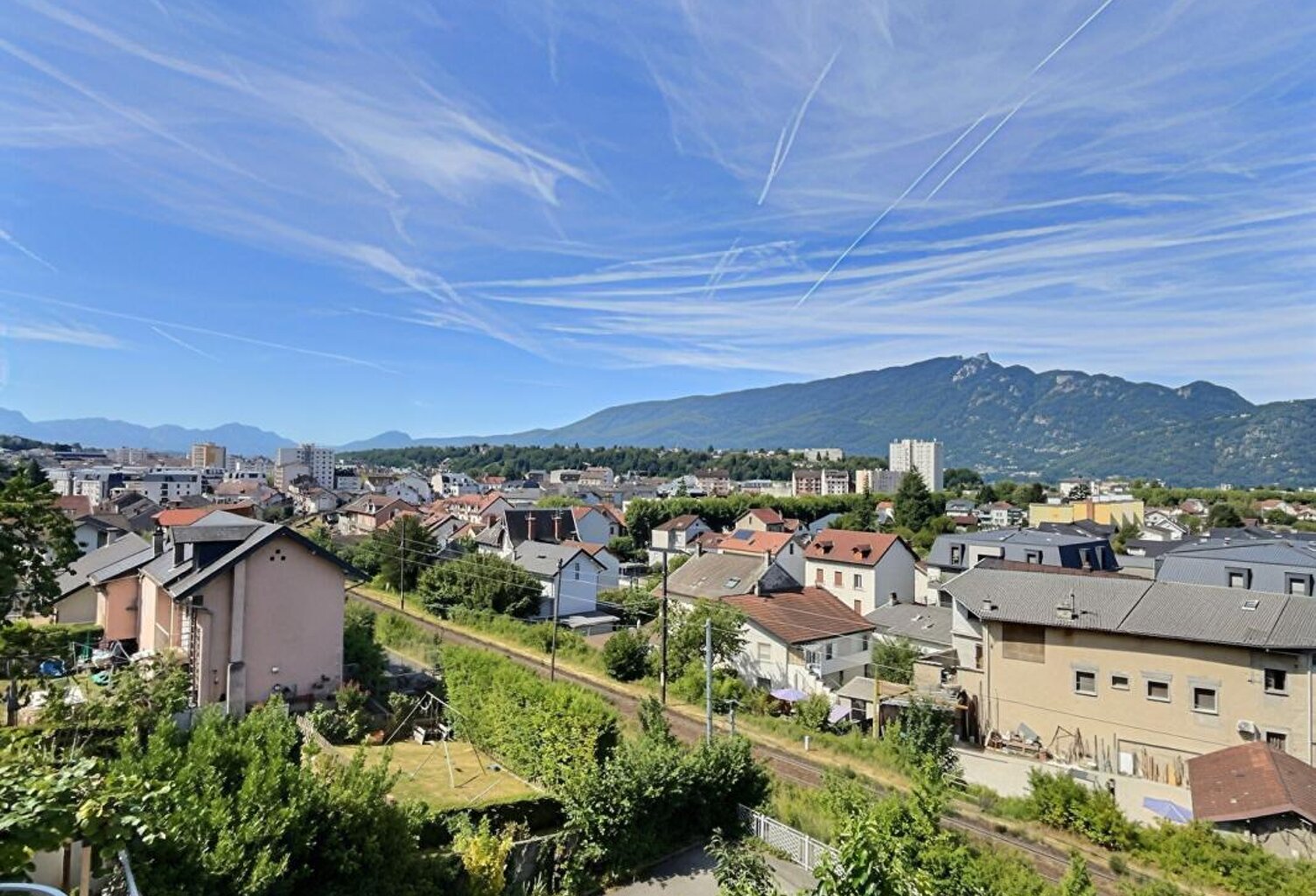 AIX LES BAINS - DUPLEX T4 RENOVE 100.19 M² AVEC TERRASSE PRIVATIVE DE 43 M² VUE DEGAGEE — photo 1