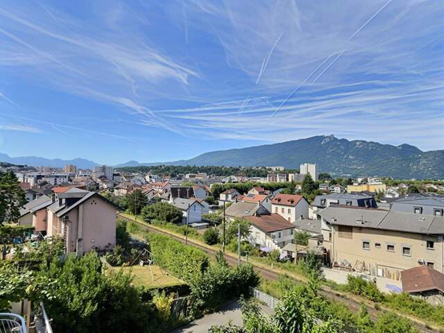 AIX LES BAINS - DUPLEX T4 RENOVE 100.19 M² AVEC TERRASSE PRIVATIVE DE 43 M² VUE DEGAGEE — photo du bien