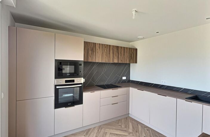 AIX LES BAINS - DUPLEX T4 RENOVE 100.19 M² AVEC TERRASSE PRIVATIVE DE 43 M² VUE DEGAGEE — photo 5