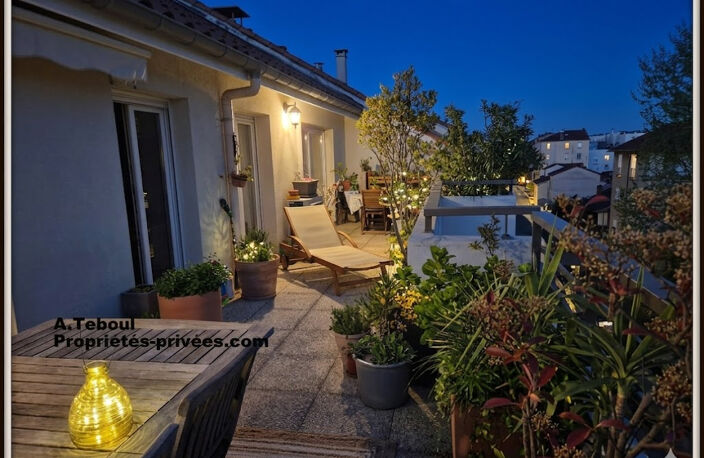 TOIT/TERRASSE SUR VILLEURBANNE/ GRATTE CIEL NORD : DERNIER ETAGE  DE 126M² AVEC TERRASSE DE 35M² CIEL OUVERT — photo 2
