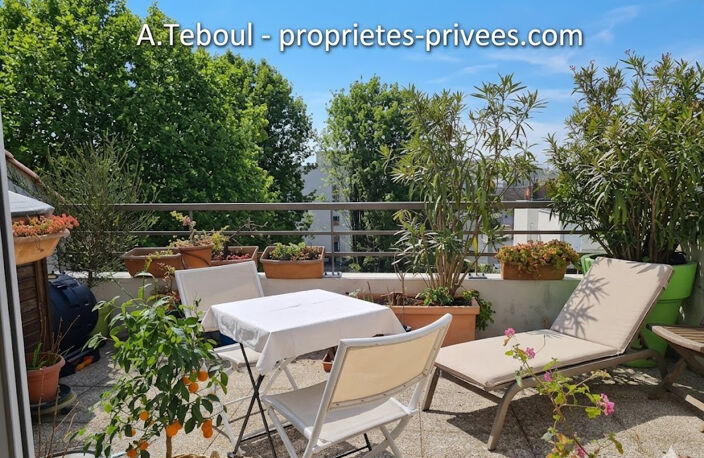 TOIT/TERRASSE SUR VILLEURBANNE/ GRATTE CIEL NORD : DERNIER ETAGE  DE 126M² AVEC TERRASSE DE 35M² CIEL OUVERT — photo 3