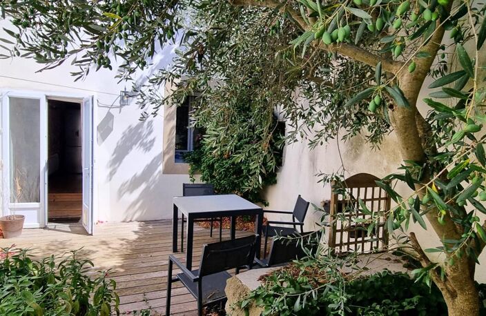Maison de charme rénovée de 155m² habitables avec cour intime et à 6 min de Carcassonne — photo 4
