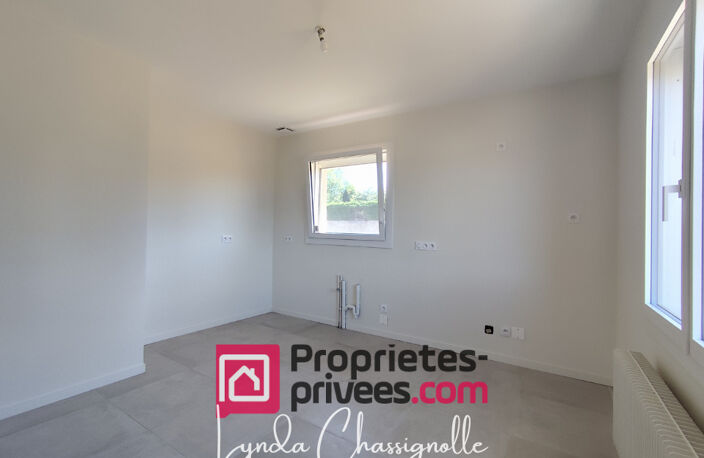 Maison entièrement rénovée à Saint Symphorien de Lay  - Grand garage double - — photo 5