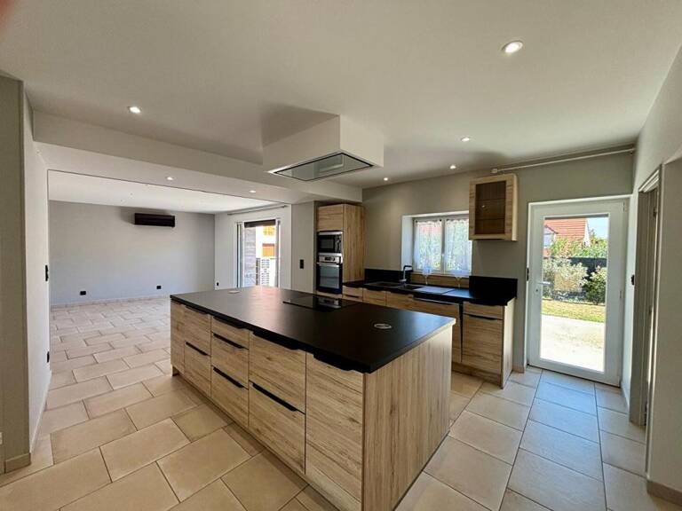 Maison familiale de 170 m² entièrement rénovée avec goût - Pougues-les-Eaux - 3 chambres - garage -  terrain 393 m² — photo 1
