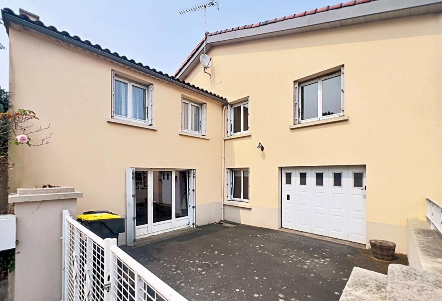 Maison Montfaucon Montigne 5 pièce(s) 122 m2 — photo 1