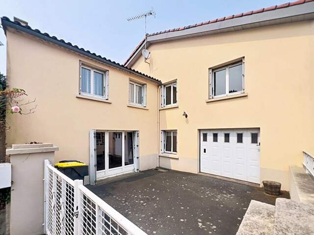 Maison Montfaucon Montigne 5 pièce(s) 122 m2 — photo du bien
