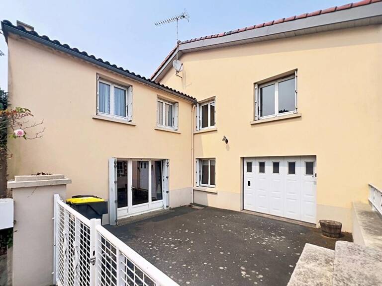 Maison Montfaucon Montigne 5 pièce(s) 122 m2 — photo 1