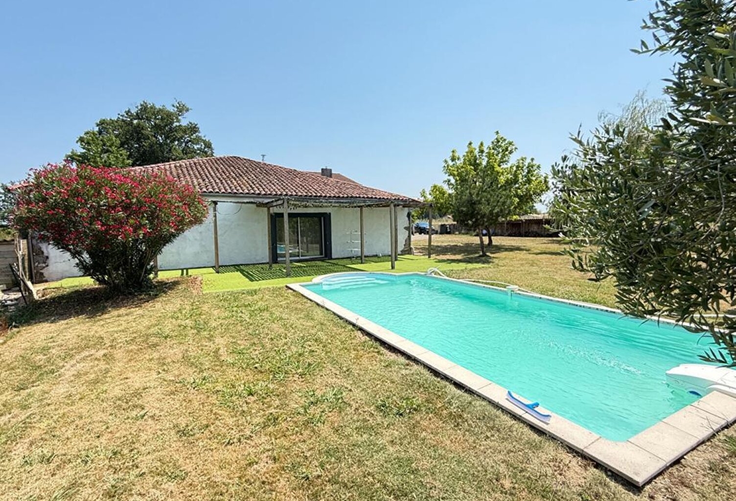 Maison Eugenie Les Bains 5 pièce(s) 190 m2 — photo 1