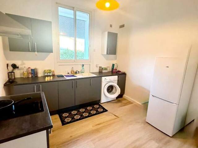 Appartement Istres 2 pièce(s) Avec Terrasse et Beau JARDIN — photo du bien