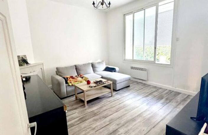 Appartement Istres 2 pièce(s) Avec Terrasse et Beau JARDIN — photo 3