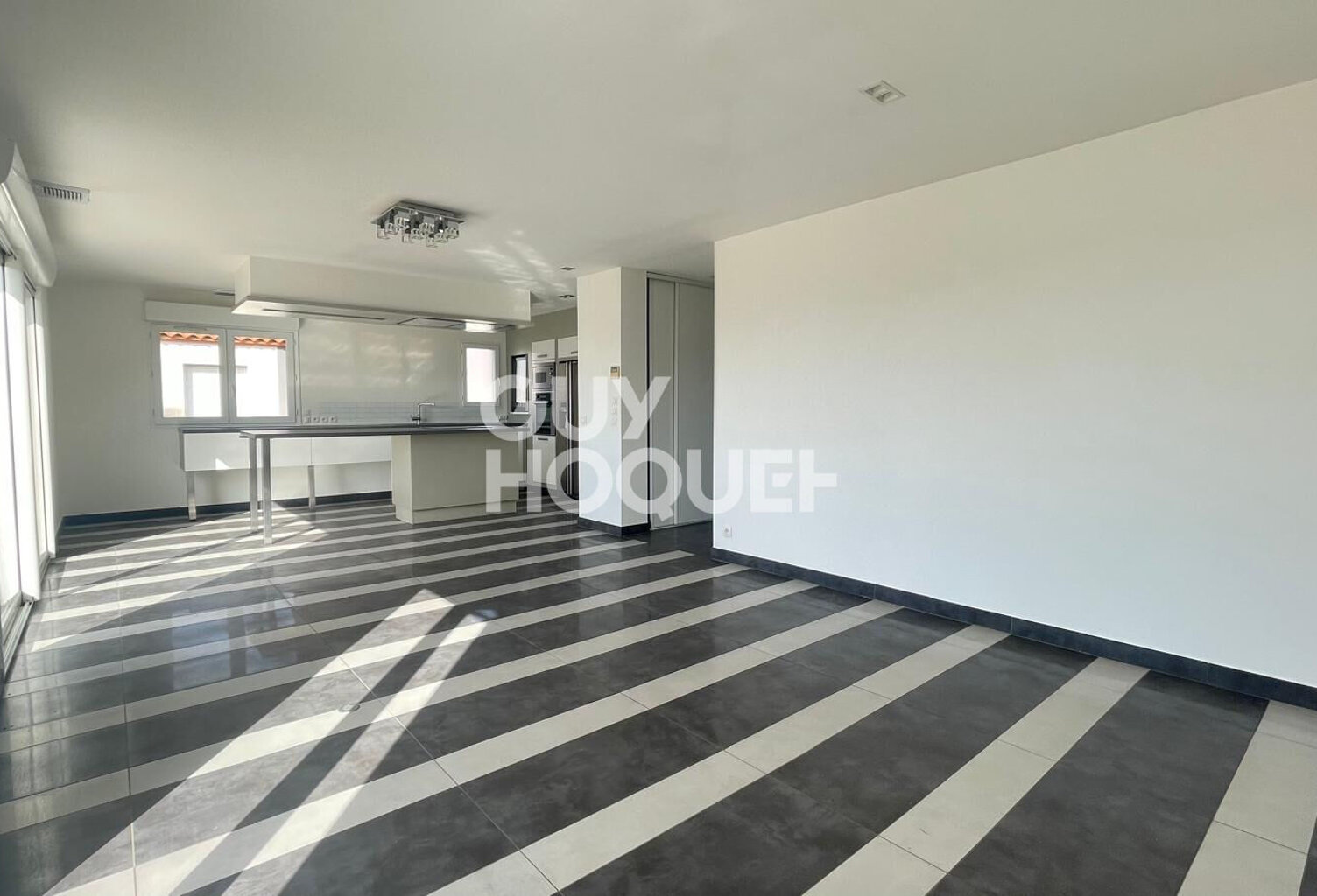 Appartement 4 pièces avec garage, vendu loué, EXCLUSIVITE pour INVESTISSEUR - À vendre à Cabestany (66330) — photo 1
