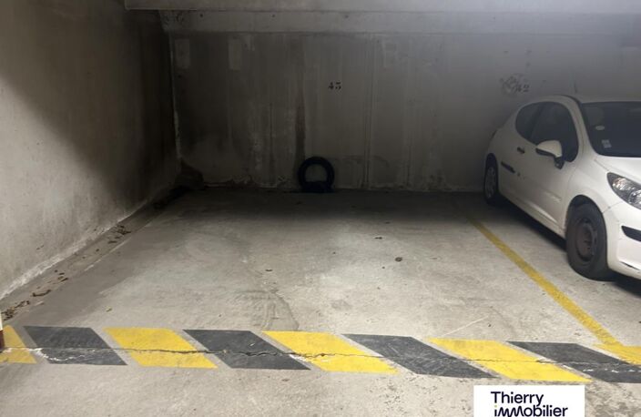 PARKING COPERNIC — photo 2