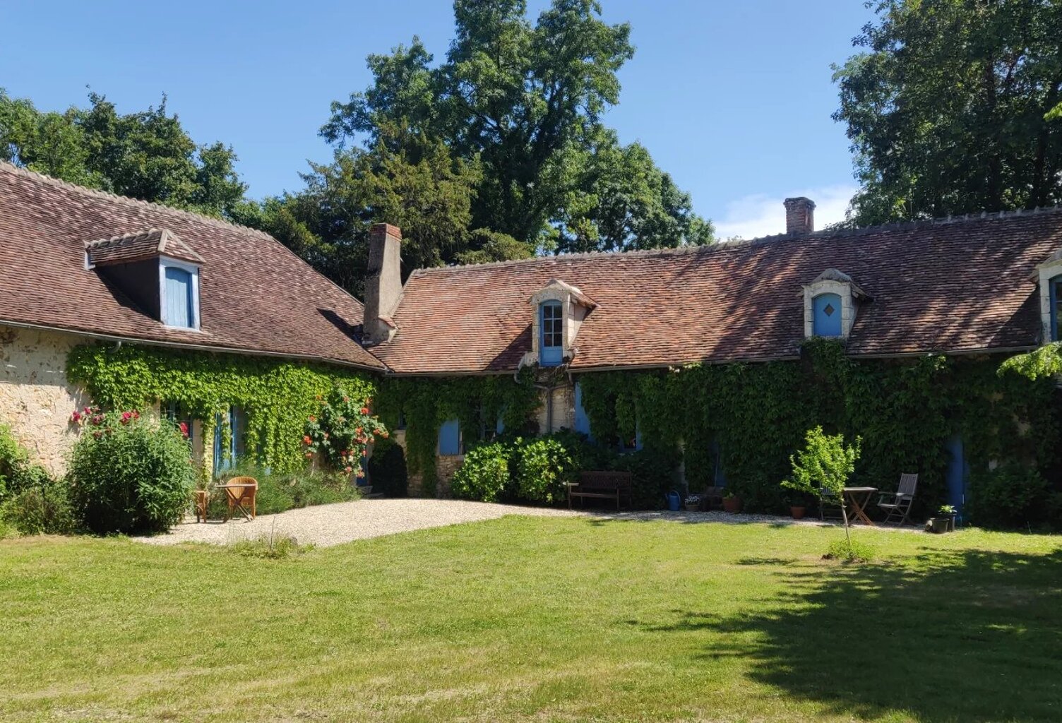 Près de Le  Blanc, Indre, maison sur le domaine du château — photo 1