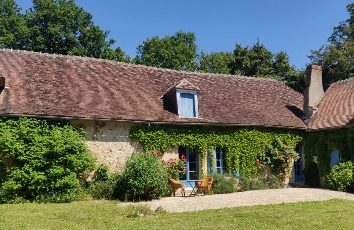 Près de Le  Blanc, Indre, maison sur le domaine du château — photo 3