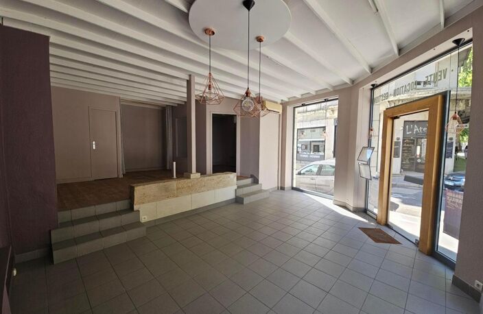 Location commerce  40 m² à Tours (37000) — photo 4