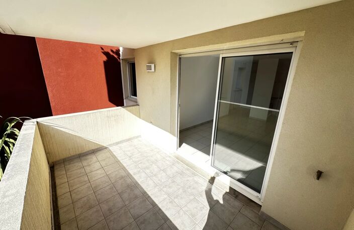 type 2  calme 40m2, avec balcon et garage. — photo 2