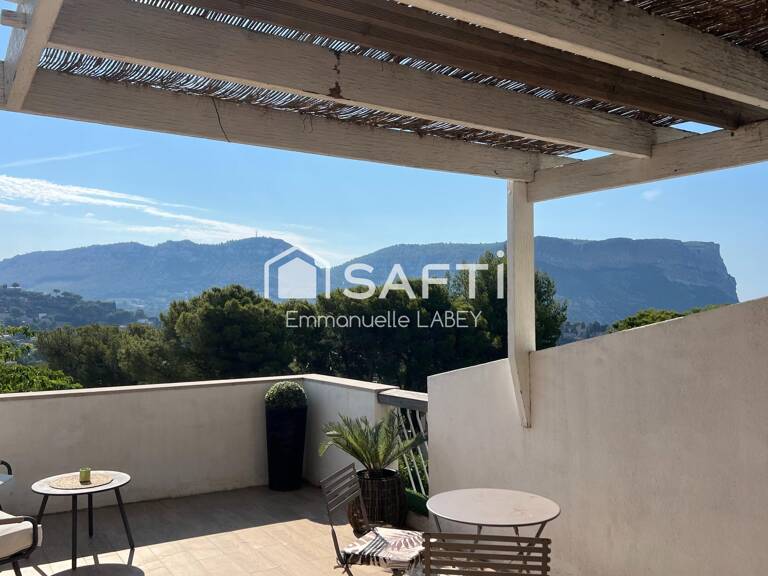 Une adresse au cœur de Cassis, où tout se rejoint, la mer, le village et l'art de vivre. — photo 1