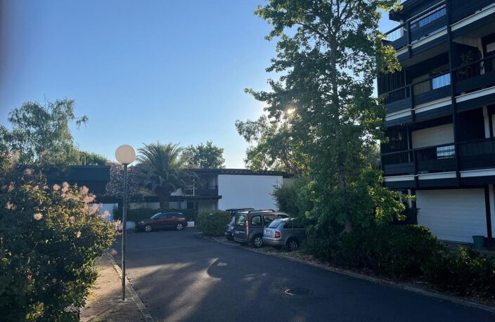 Au Hameau de Noailles, lumineux appartement de 81m² habitable avec terrasse privative et parking, clim réversible — photo 5