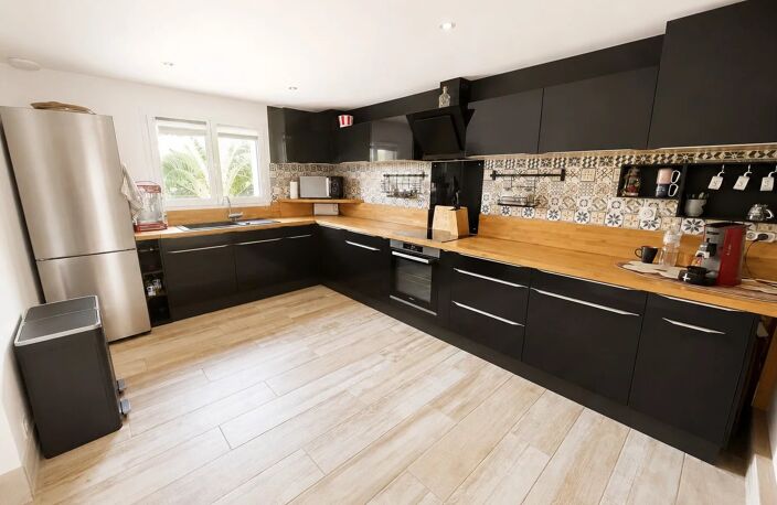 LE LUC – Villa de plain-pied 107 m² – 3 chambres – Piscine – Garage — photo 5