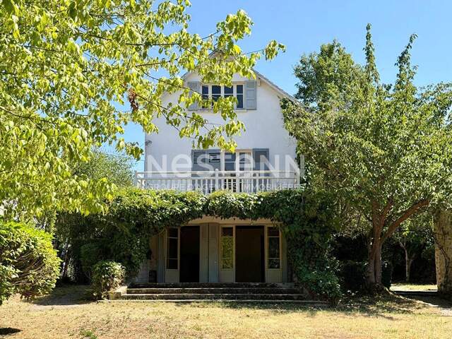 Propriété familiale de caractère à vendre sur la commune de Nerville-la-Forêt - 200m², 6 chambres — photo du bien