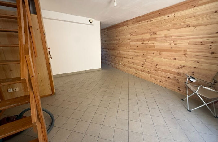 Charmant duplex avec entrée par une petite terrasse prvative en plein coeur du centre-ville — photo 3