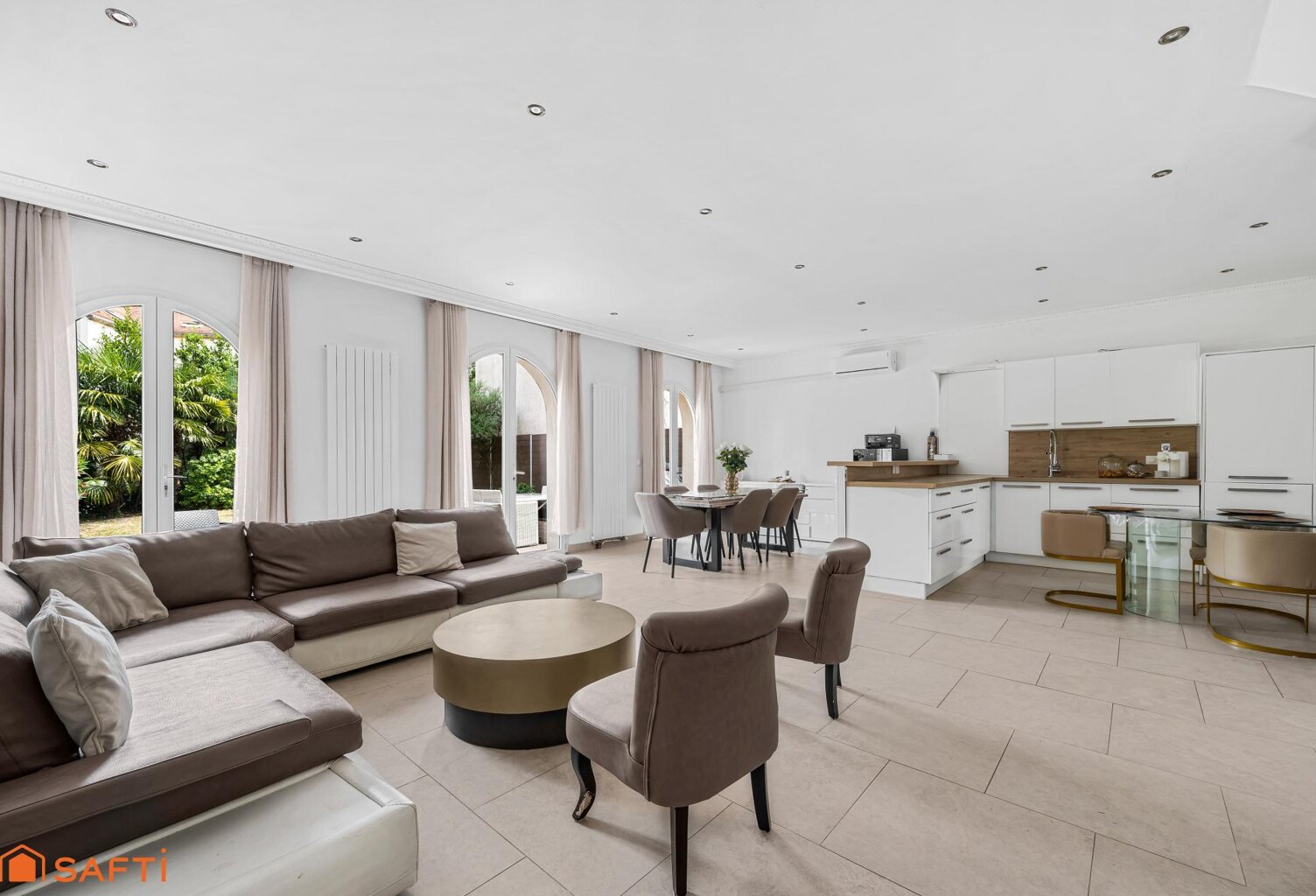 MAISON FAMILIALE 6 CHAMBRES ET BEAU JARDIN — photo 1