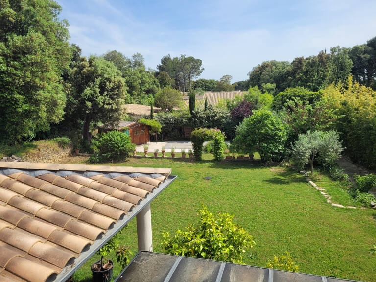 Villa récente en peine nature — photo 1