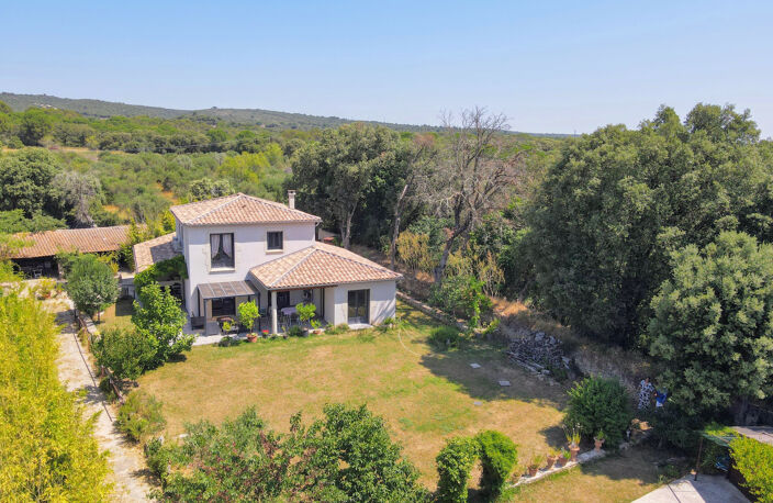 Villa récente en peine nature — photo 4
