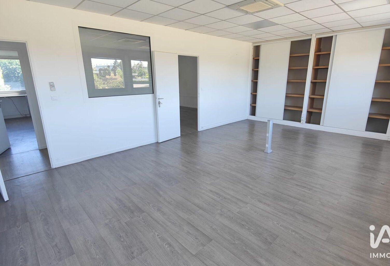 Location Bureaux 365 m&sup2; — photo 1