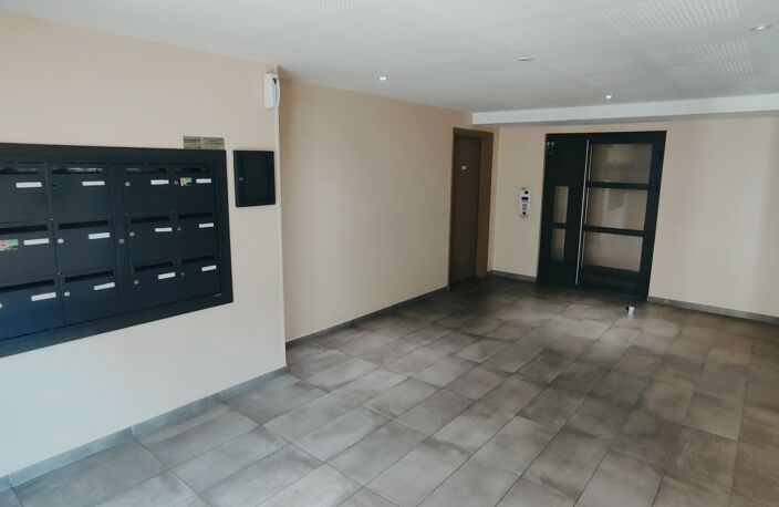 Vente Appartement 3 pièces — photo 2