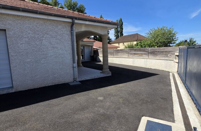 Vente Maison/villa 7 pièces — photo 2