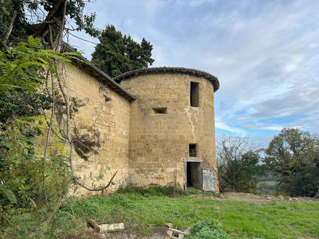 BASTIDE ET DÉPENDANCES SUR 11 HECTARES — photo du bien