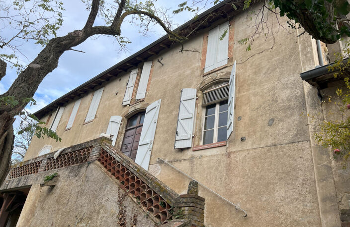 BASTIDE ET DÉPENDANCES SUR 11 HECTARES — photo 3
