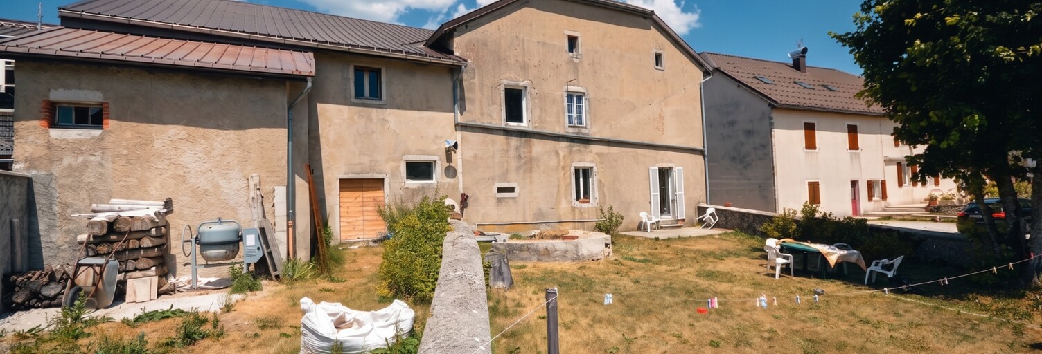Maison 10 Pièces 350 m² à vendre à Lajoux (39310)