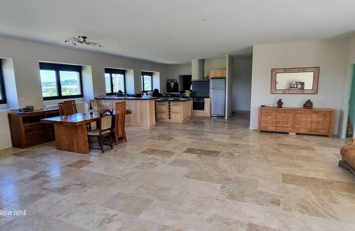 Vente Maison/villa 7 pièces — photo 2