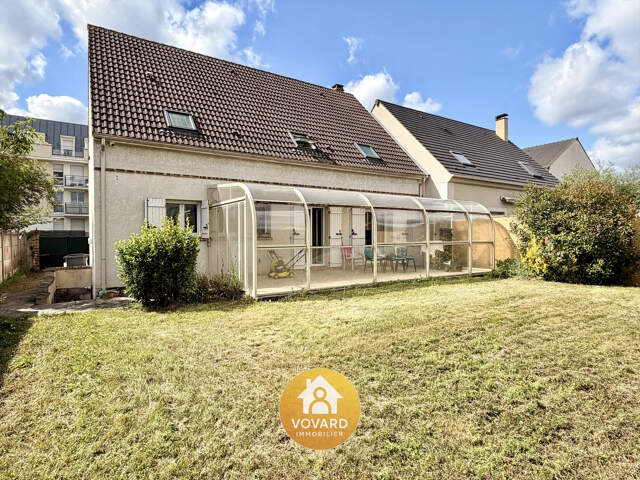Maison F8   6 chambres   à 2 pas de la gare — photo du bien