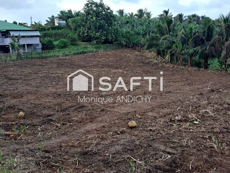 Terrain plat de 700 m² au Lorrain — photo 1