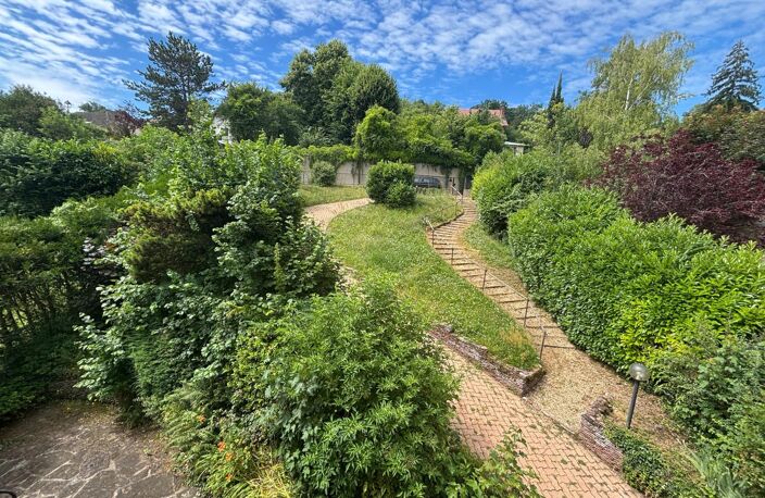 MAISON FAMILIALE AVEC GRAND JARDIN ET SOUS-SOL TOTAL — photo 3