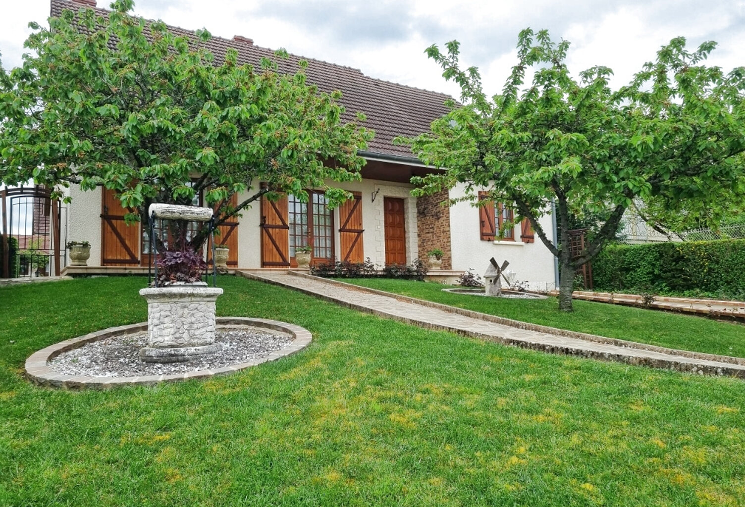 PAVILLON ARNAY LE DUC — photo 1