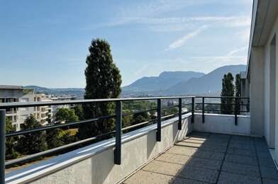 Appartement 5 pièces 1800 €