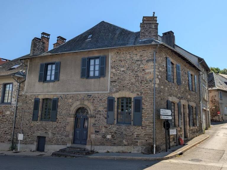 Maison en pierre de 6 pièces principales — photo 1