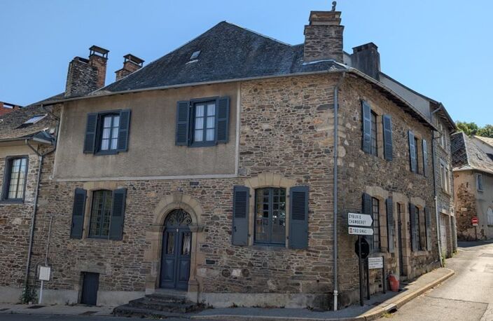 Maison en pierre de 6 pièces principales — photo 3