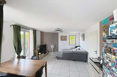 Appartement 3 pièces 234300 €